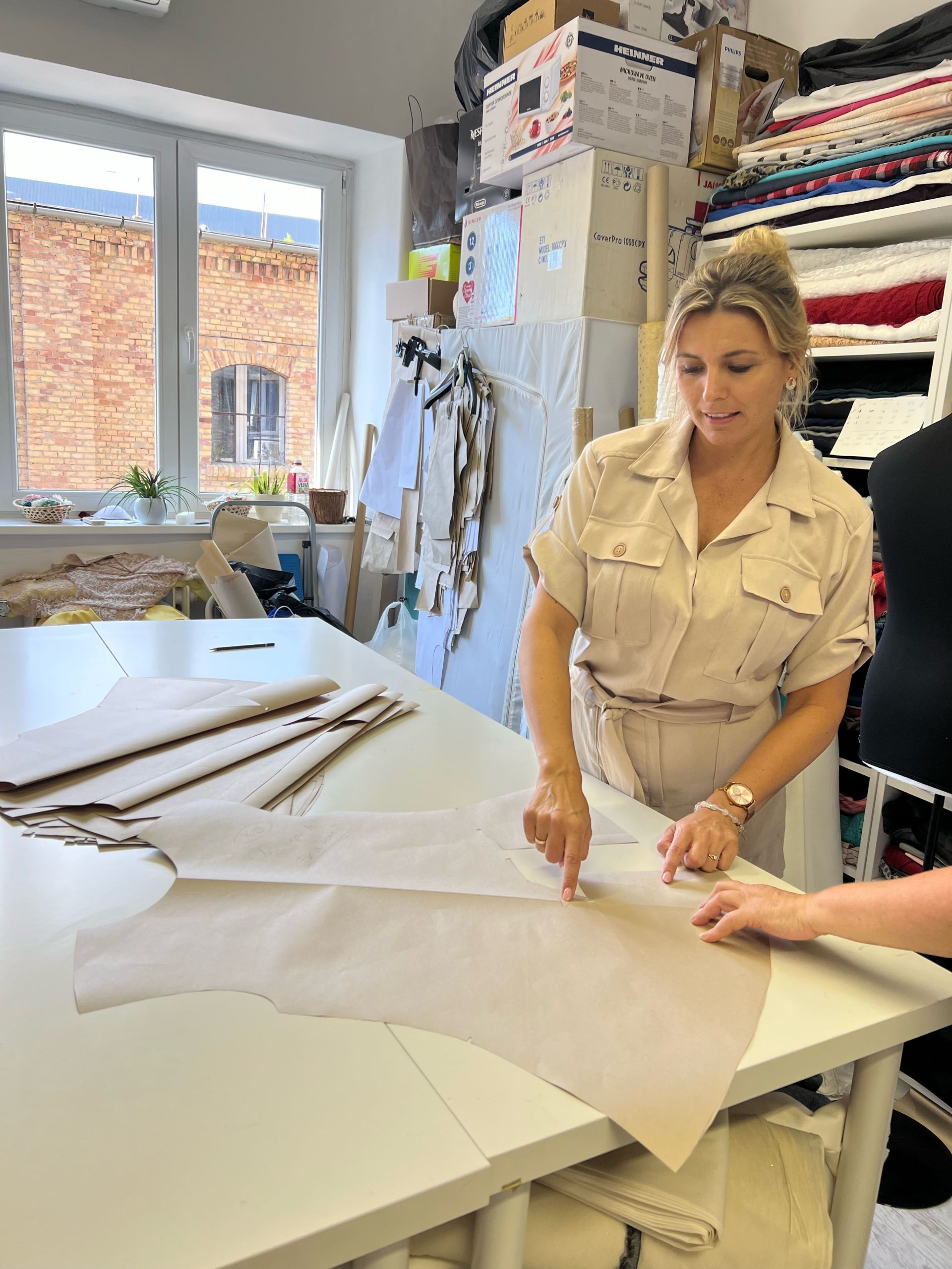 IV. The Fashion Show & POP UP