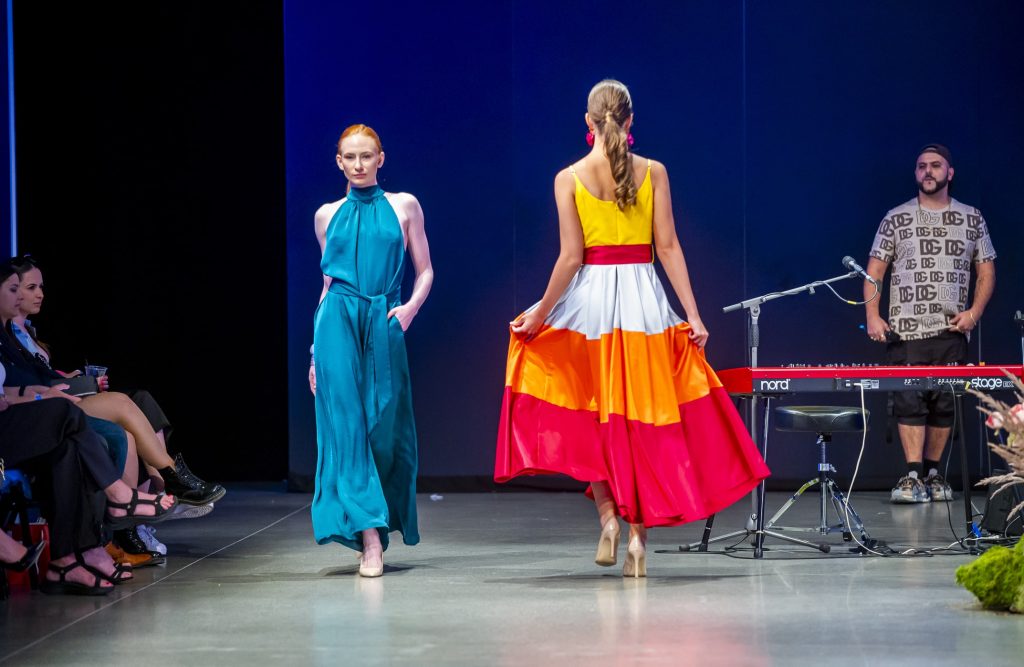 IV. The Fashion Show & POP UP