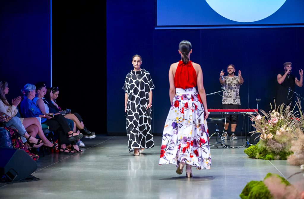 IV. The Fashion Show & POP UP