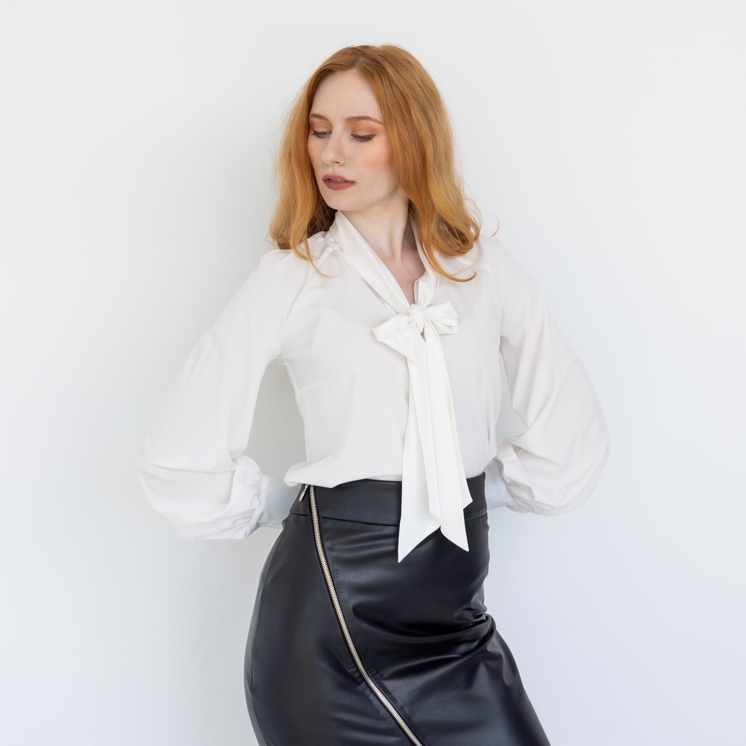 Modena elegant vegan-leather skirt